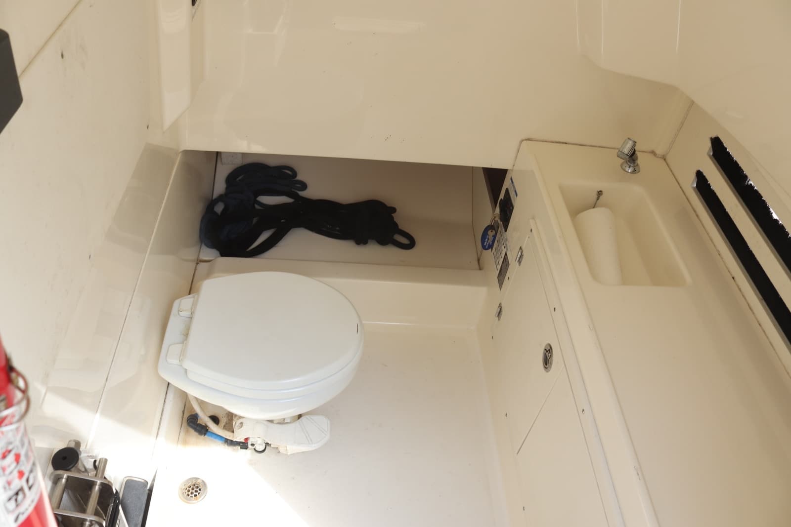 2013 Boston Whaler Outrage - Photo 29