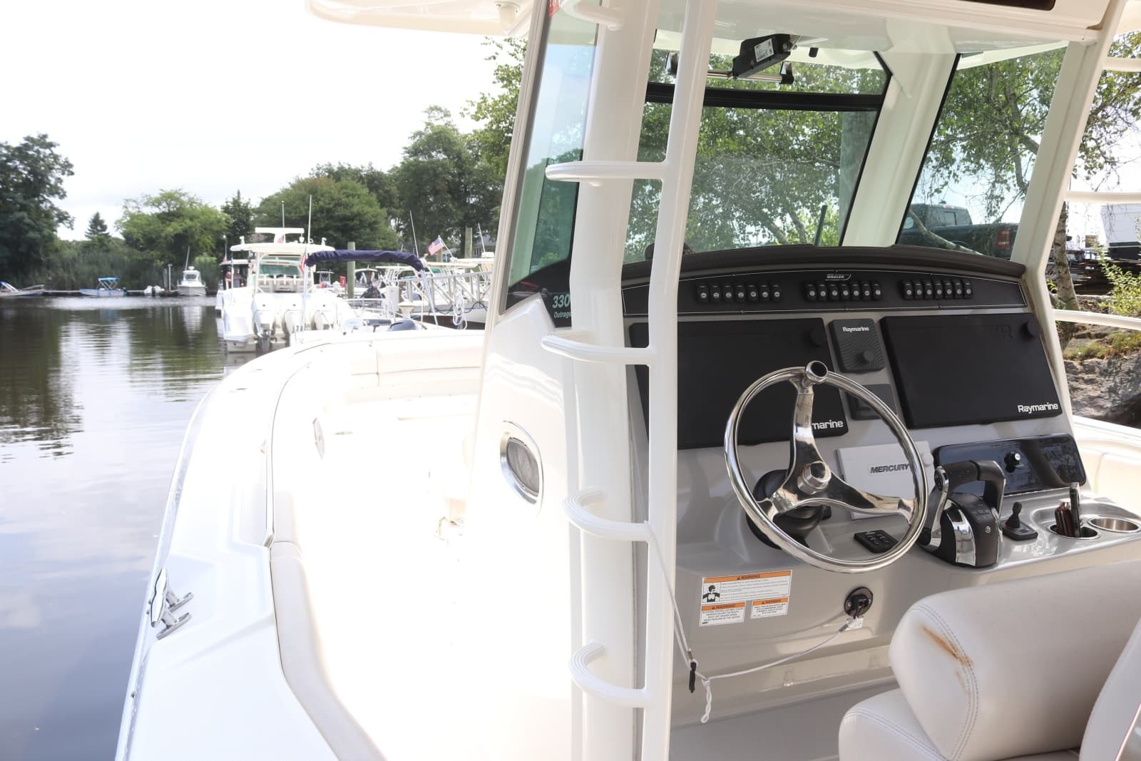 2013 Boston Whaler Outrage - Photo 17