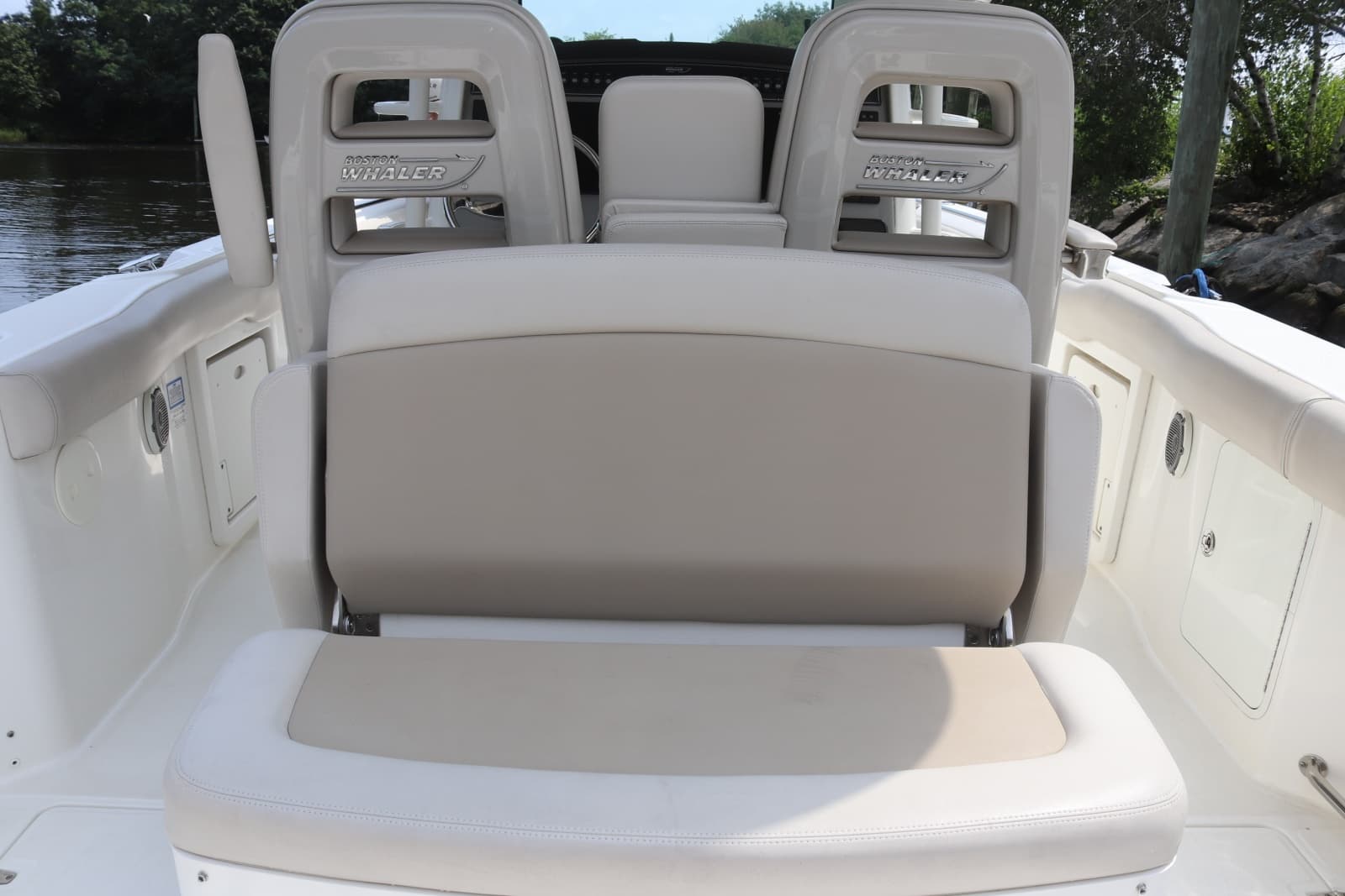 2013 Boston Whaler Outrage - Photo 14