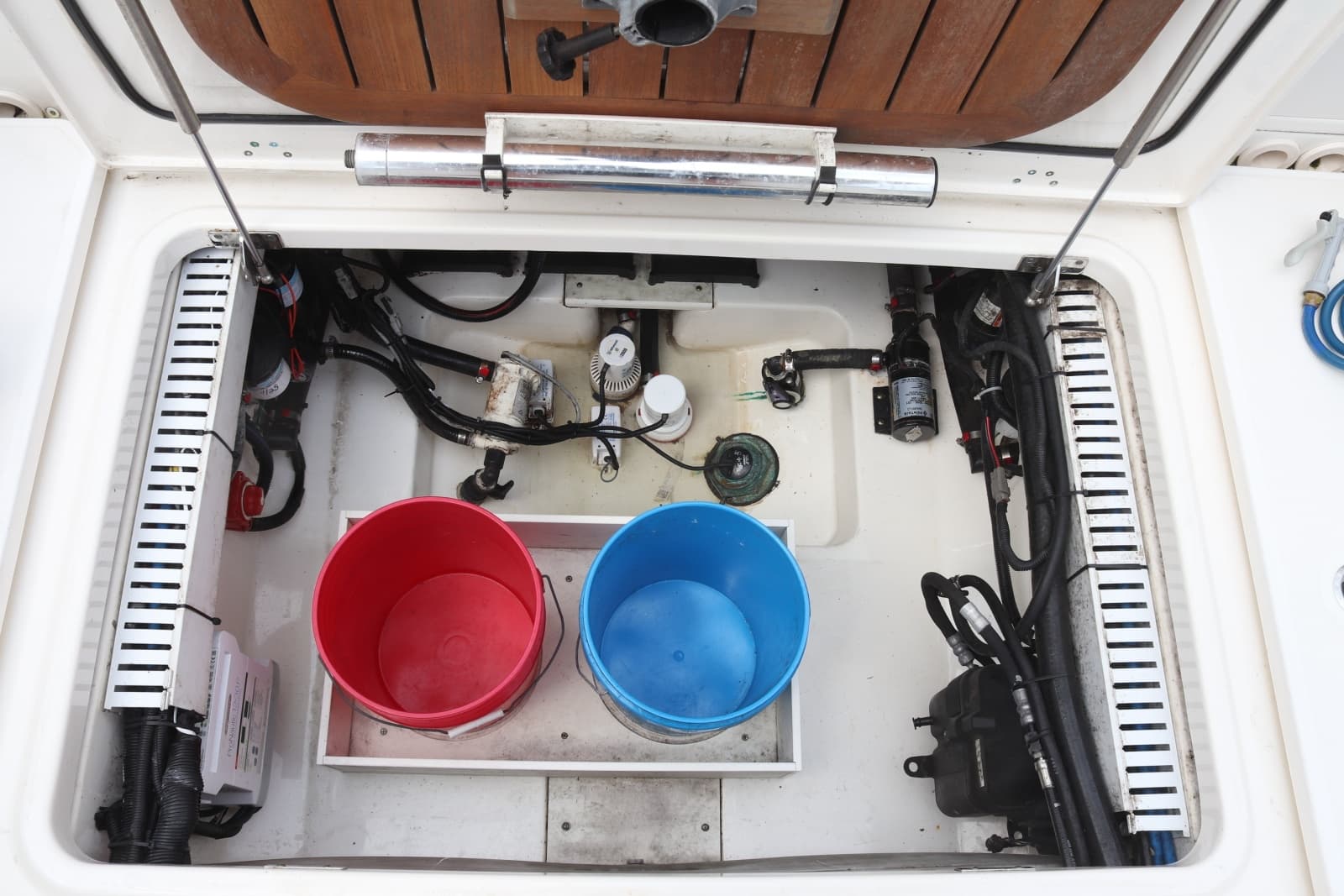 2013 Boston Whaler Outrage - Photo 32