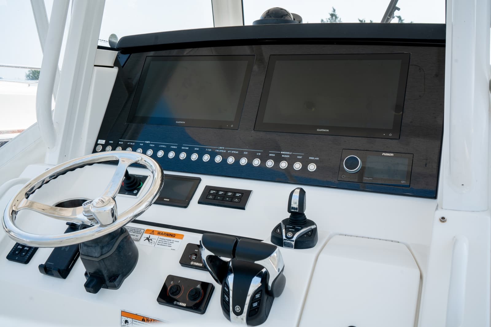 2021 Regulator 34 - Photo 14