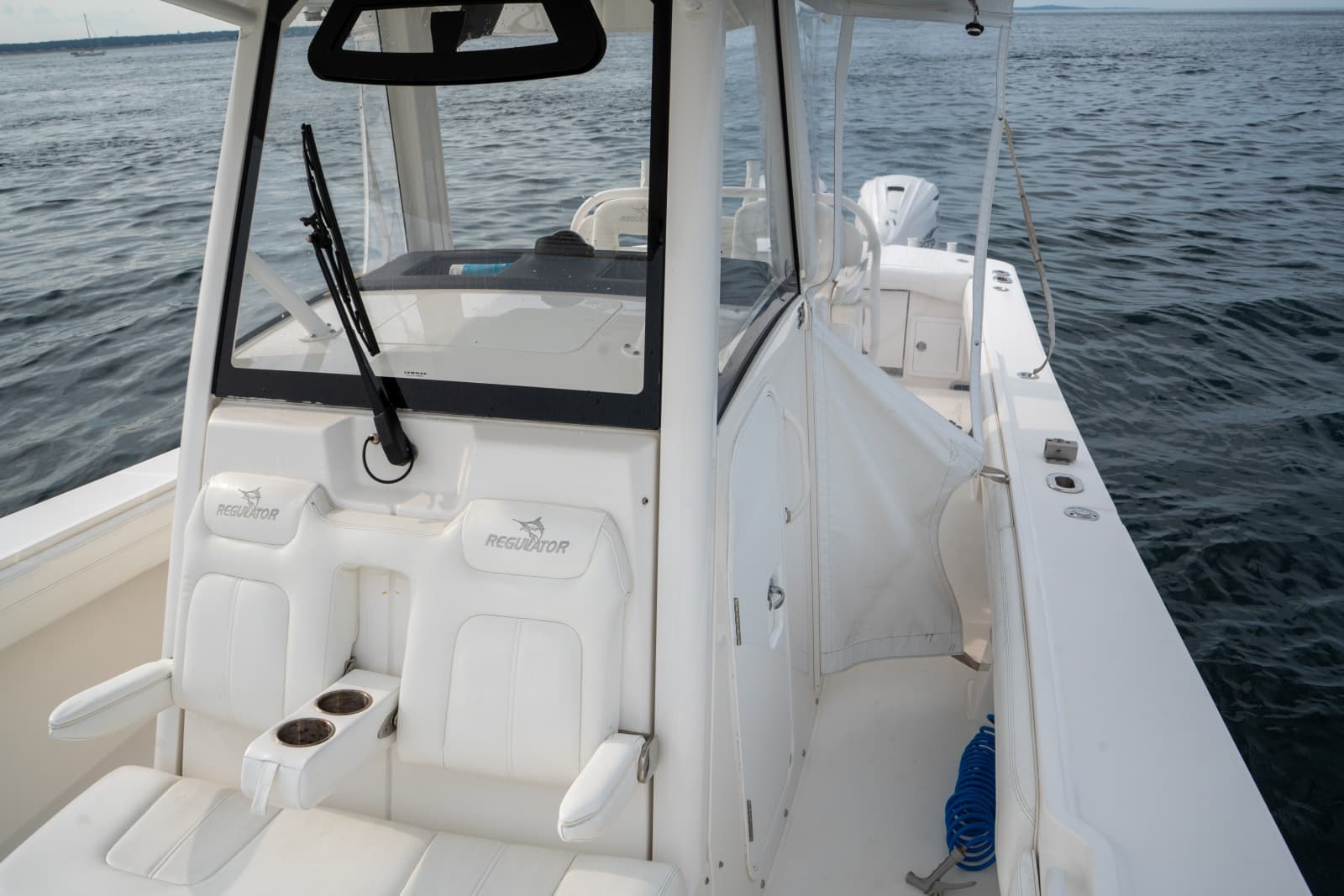2021 Regulator 34 - Photo 10