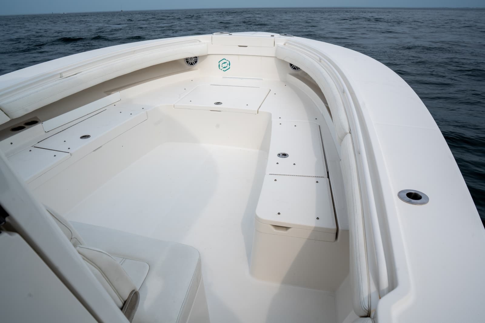 2021 Regulator 34 - Photo 21