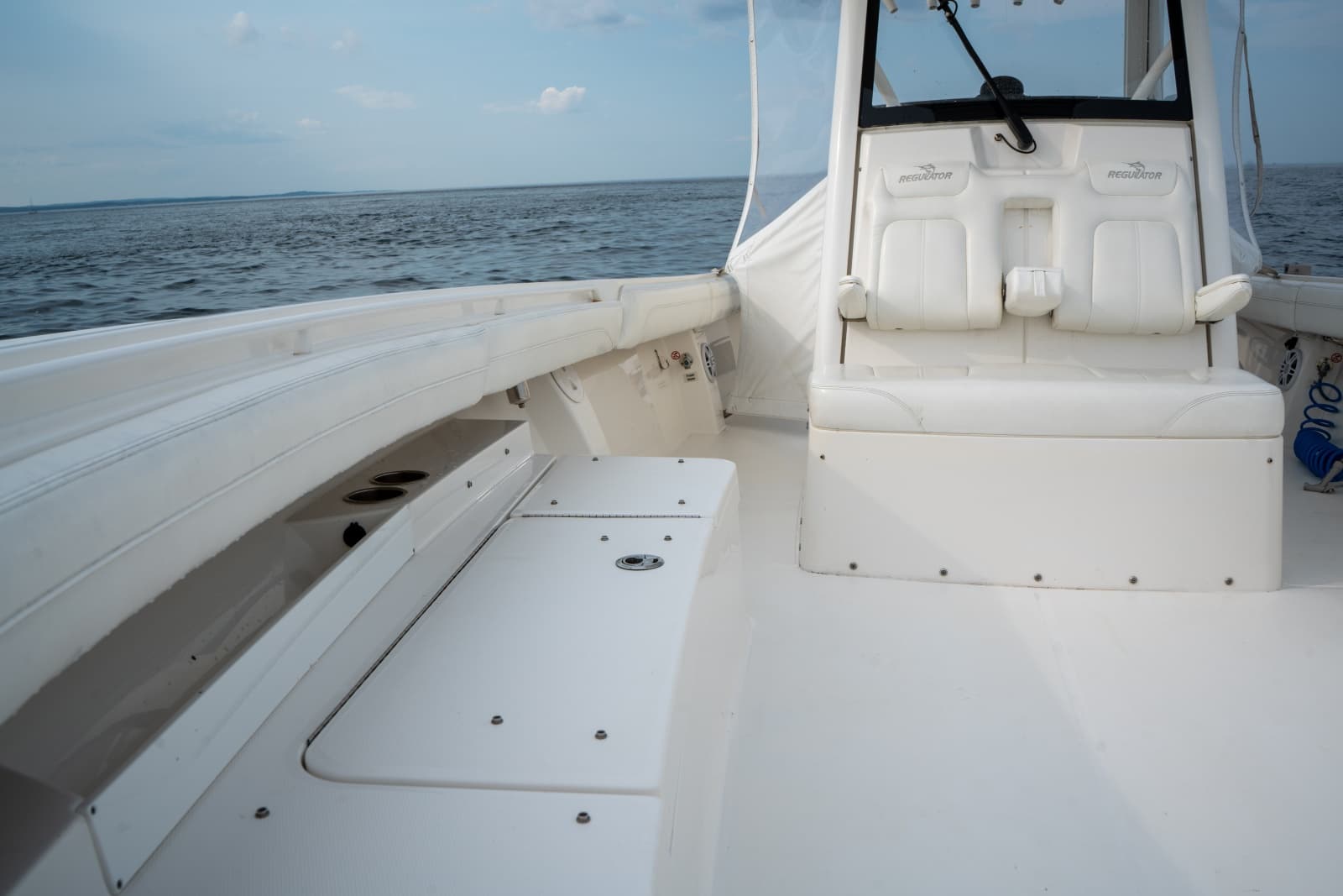 2021 Regulator 34 - Photo 23