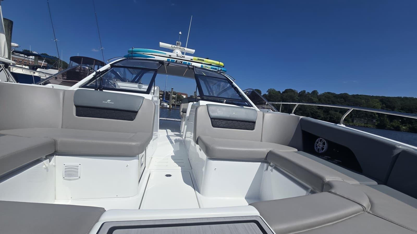 2025 Four Winns TH36 - Photo 17