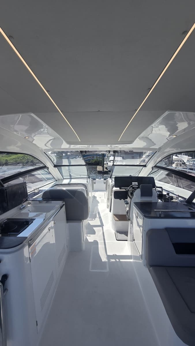 2025 Four Winns TH36 - Photo 7