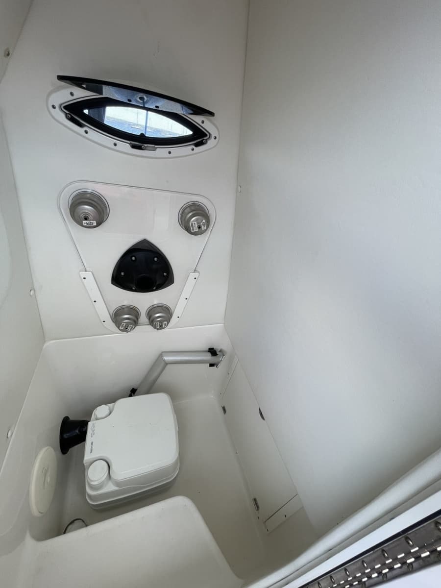 2020 Century 2200 Center Console - Photo 53