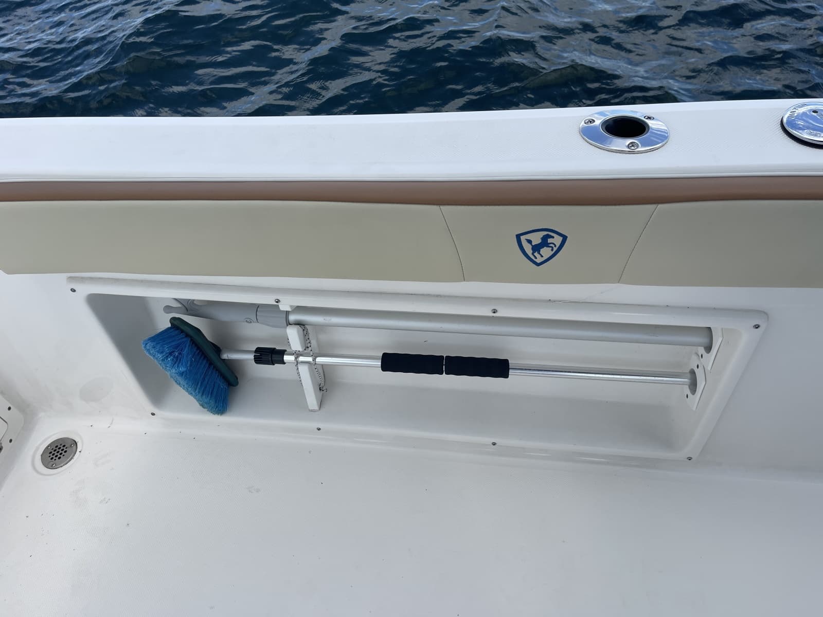 2020 Century 2200 Center Console - Photo 31