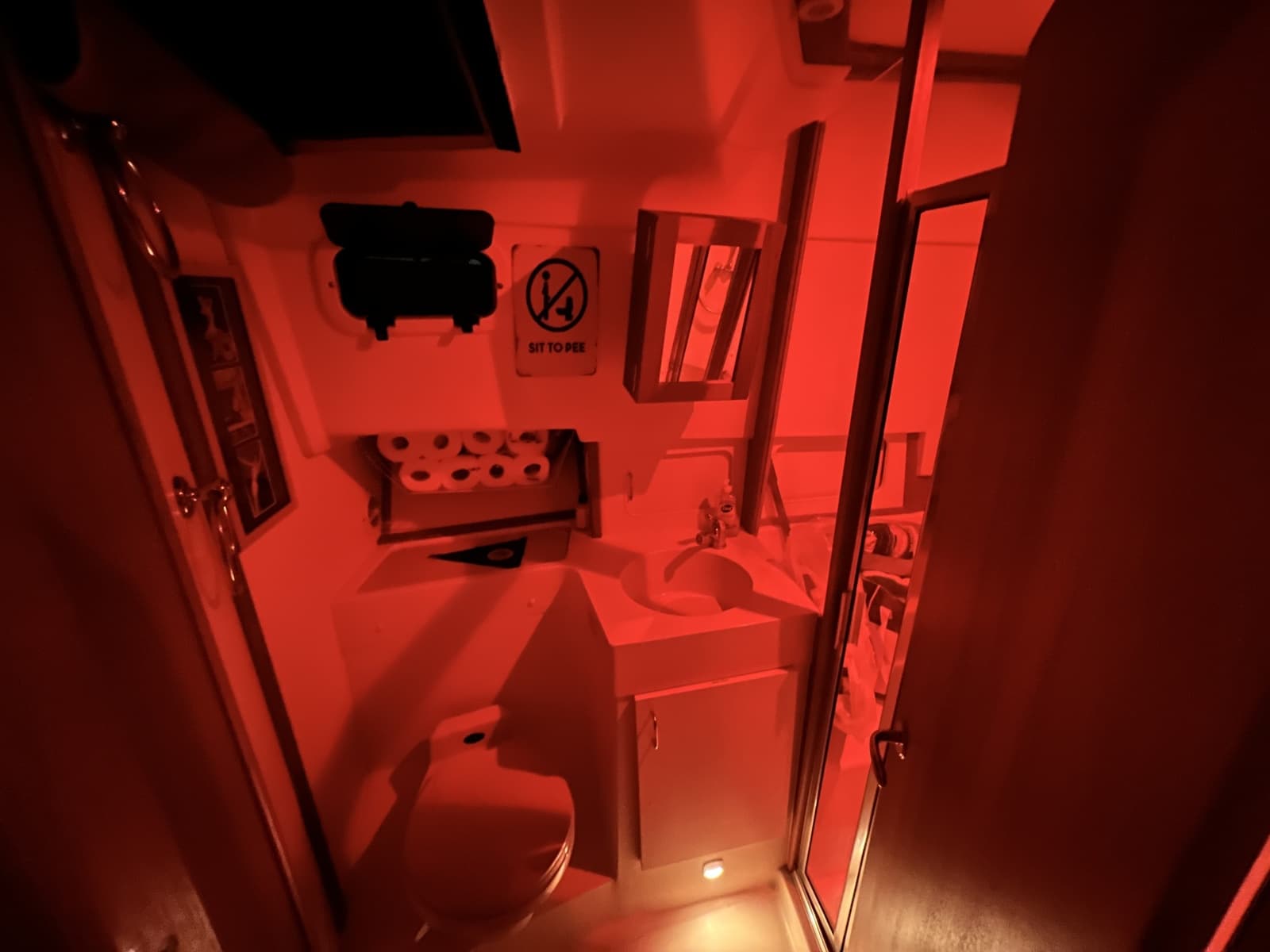 2001 Mainship 390 - Photo 64