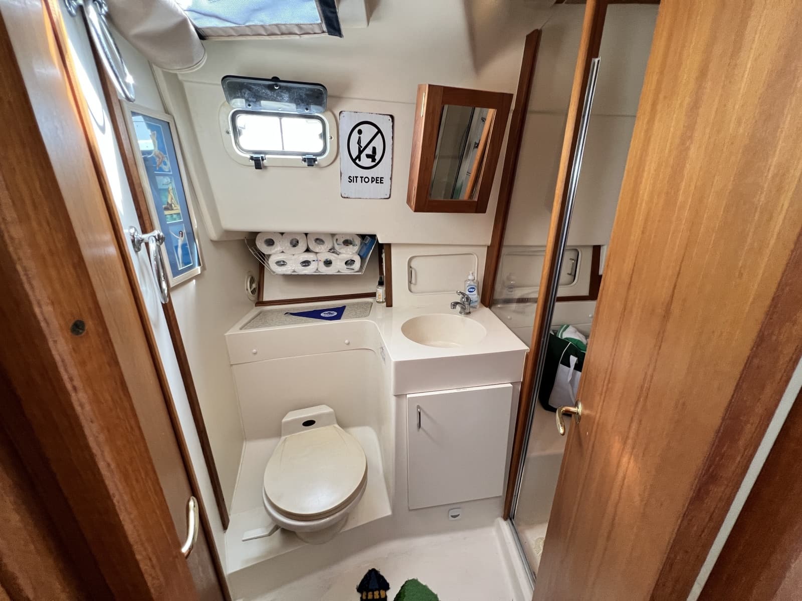 2001 Mainship 390 - Photo 63