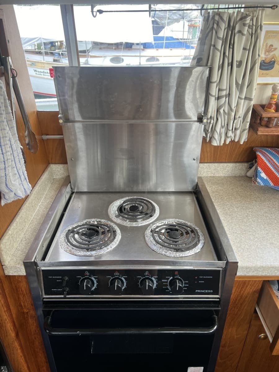 2001 Mainship 390 - Photo 45