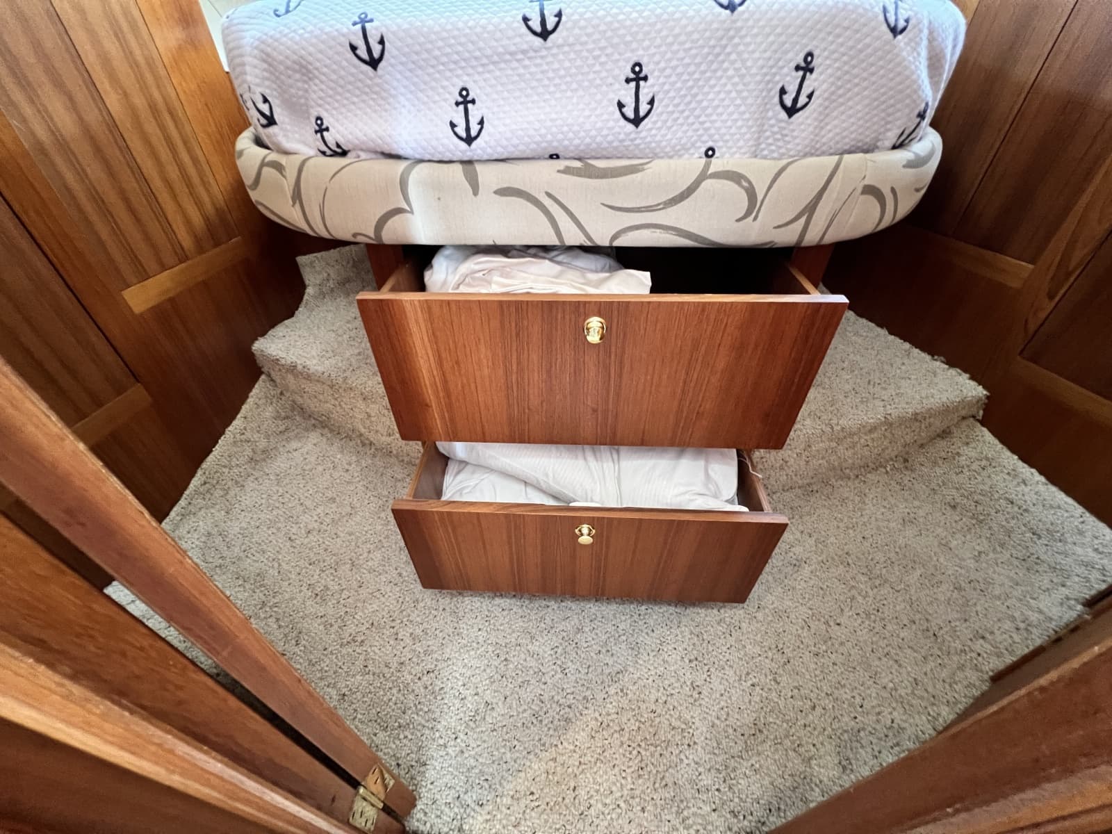 2001 Mainship 390 - Photo 53