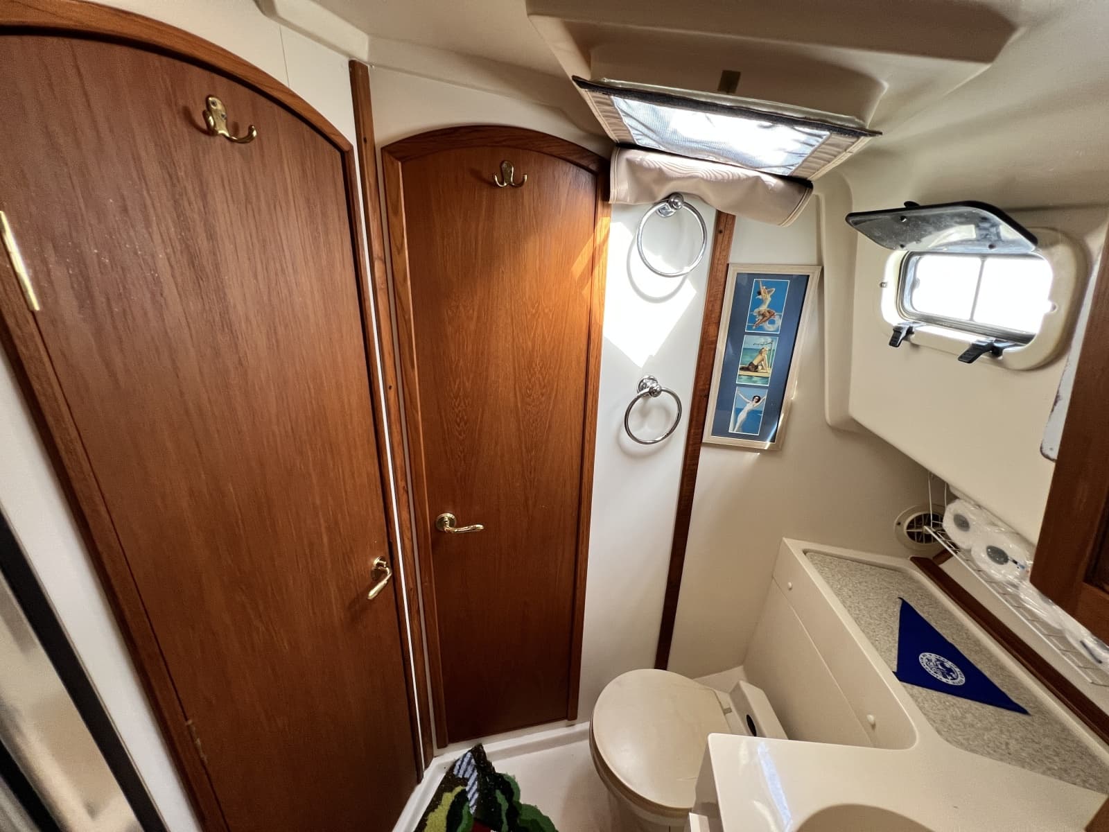 2001 Mainship 390 - Photo 66