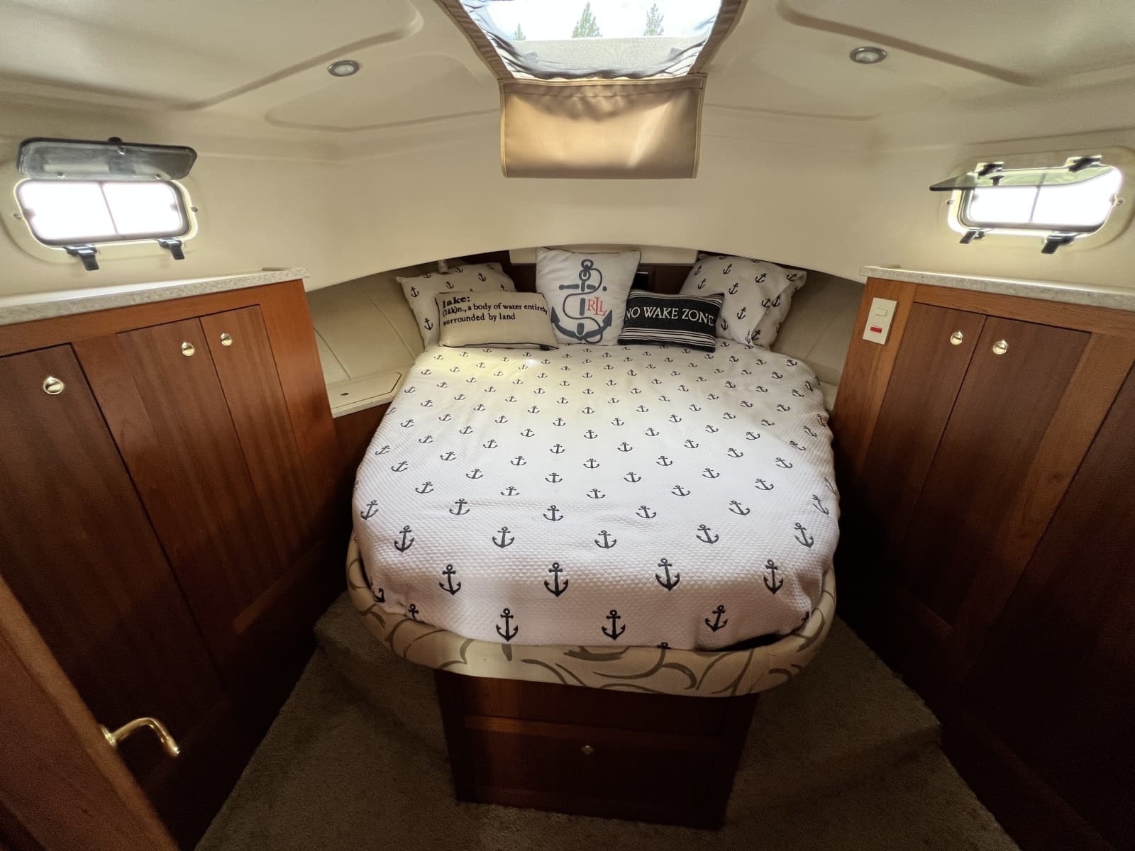 2001 Mainship 390 - Photo 51