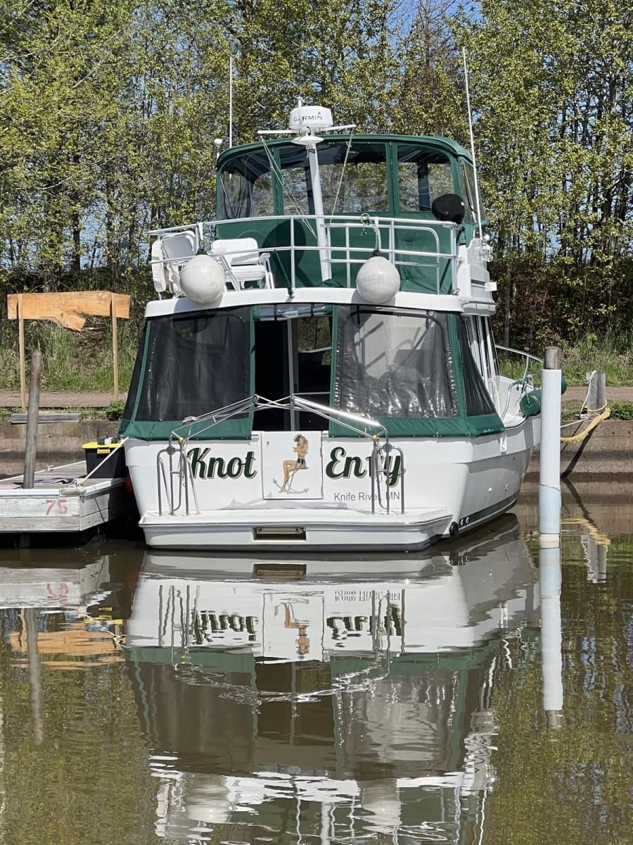 2001 Mainship 390 - Photo 3