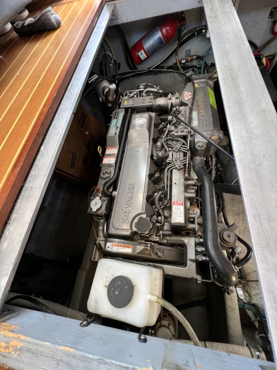 2001 Mainship 390 - Photo 69