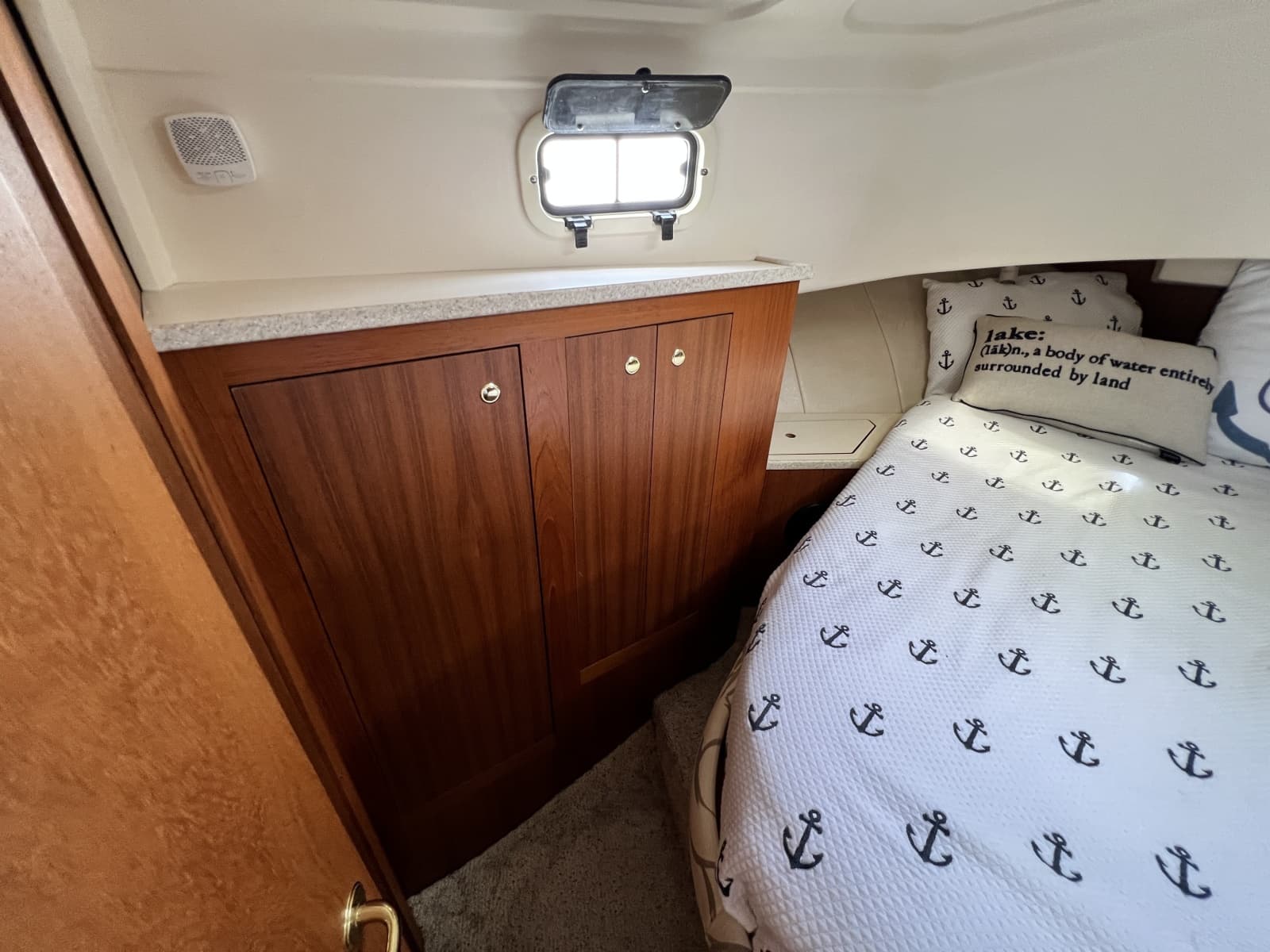 2001 Mainship 390 - Photo 55