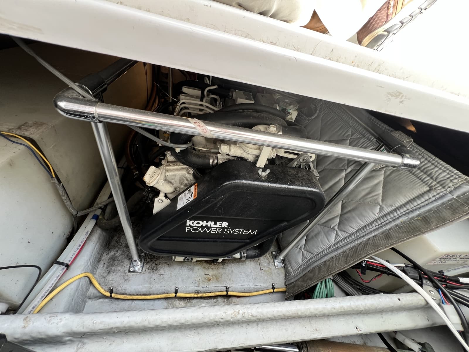 2001 Mainship 390 - Photo 71