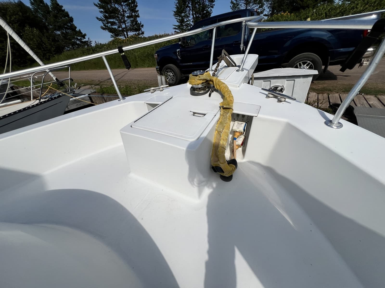 2001 Mainship 390 - Photo 14