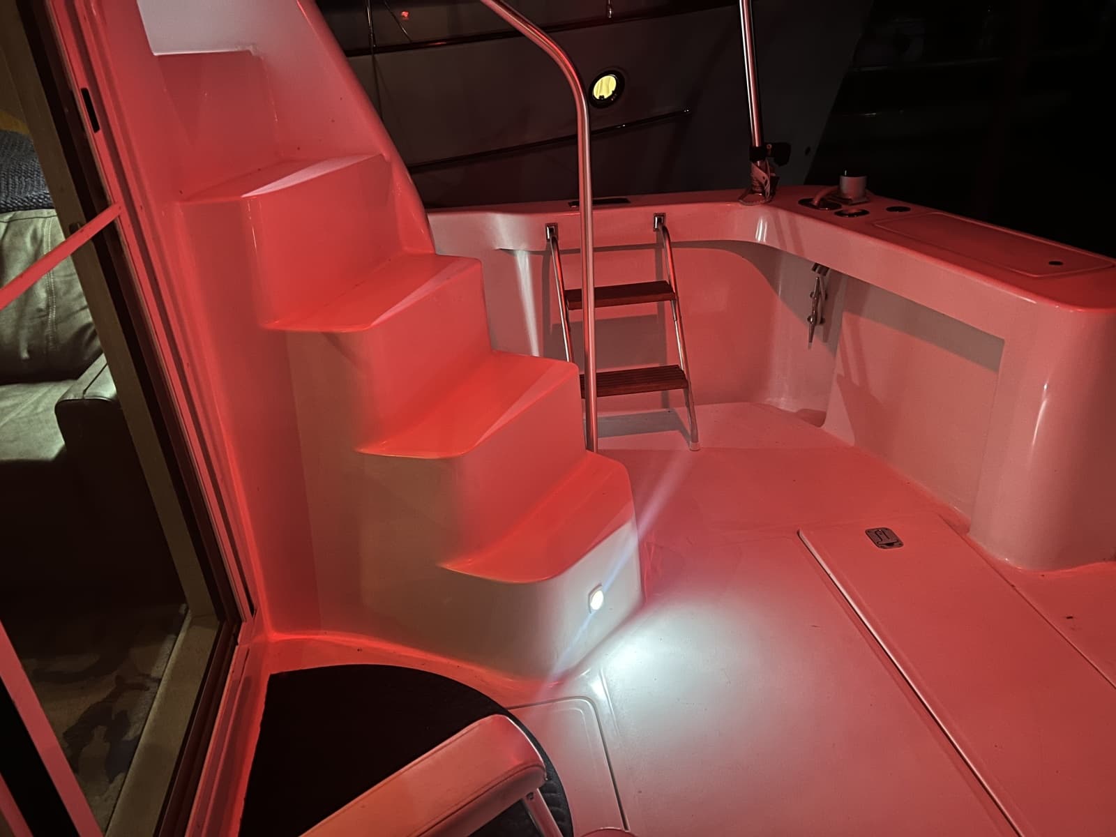2001 Mainship 390 - Photo 73