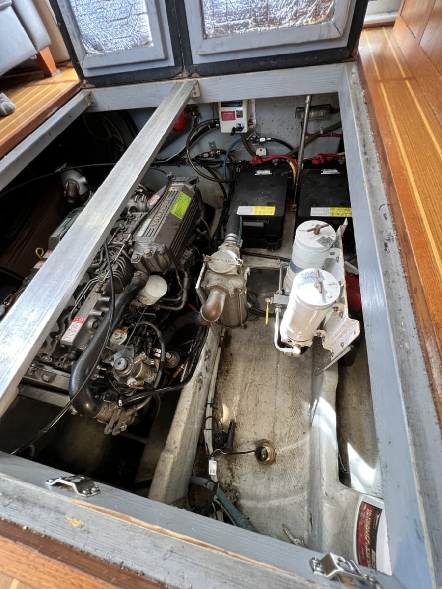 2001 Mainship 390 - Photo 68