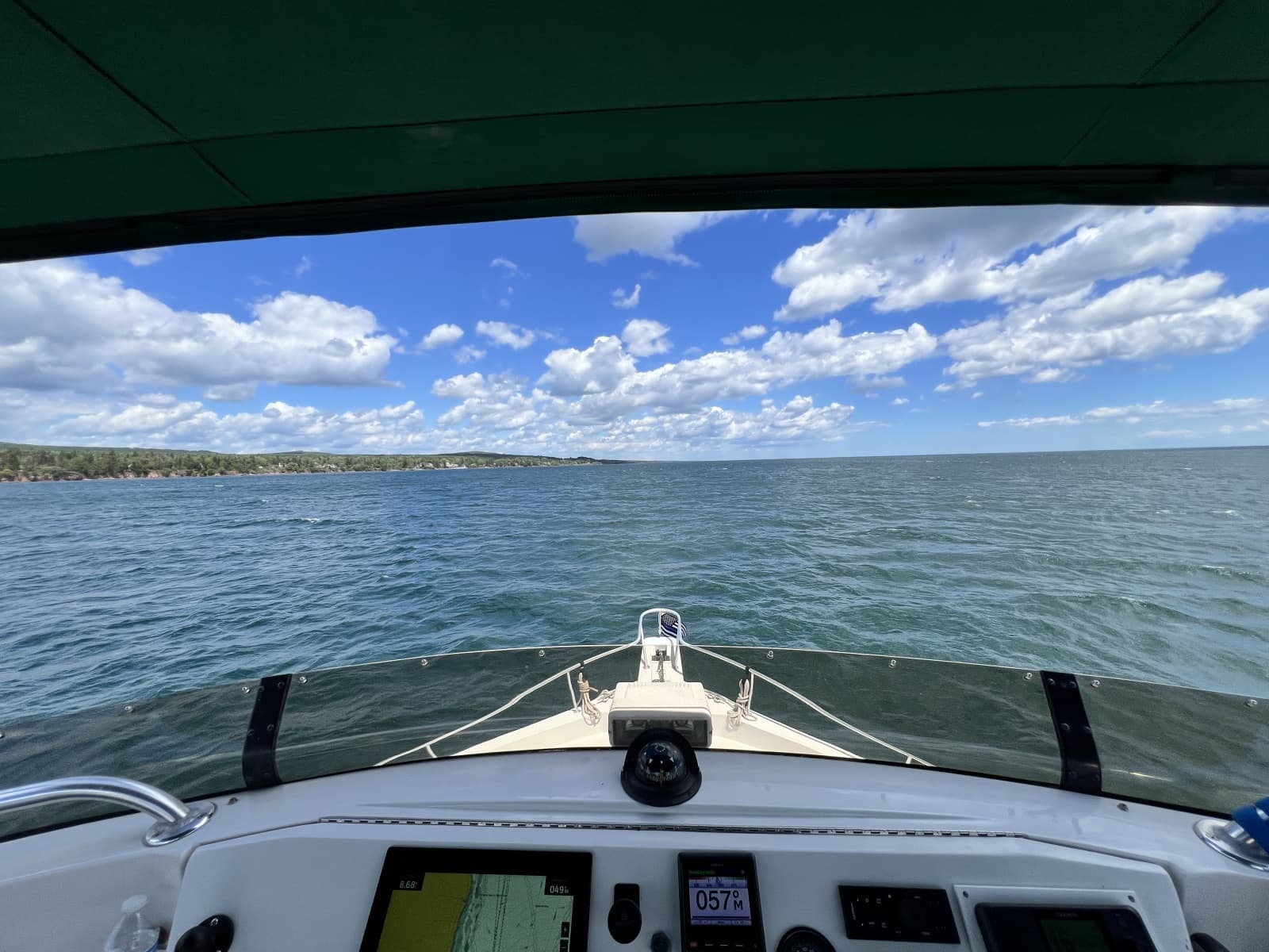 2001 Mainship 390 - Photo 26
