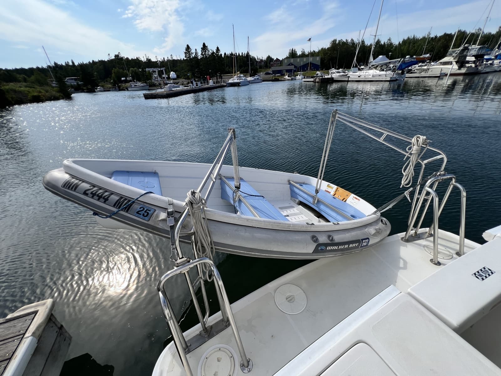 2001 Mainship 390 - Photo 79