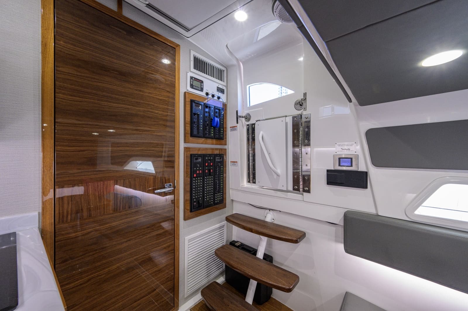 2025 Valhalla Boatworks V46 - Photo 5