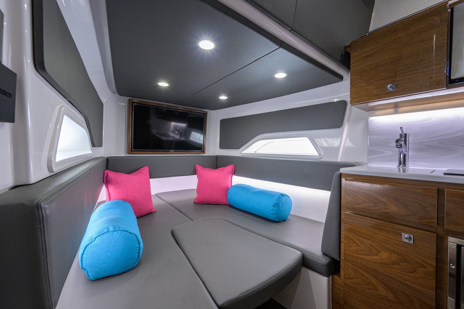 2025 Valhalla Boatworks V46 - Photo 6