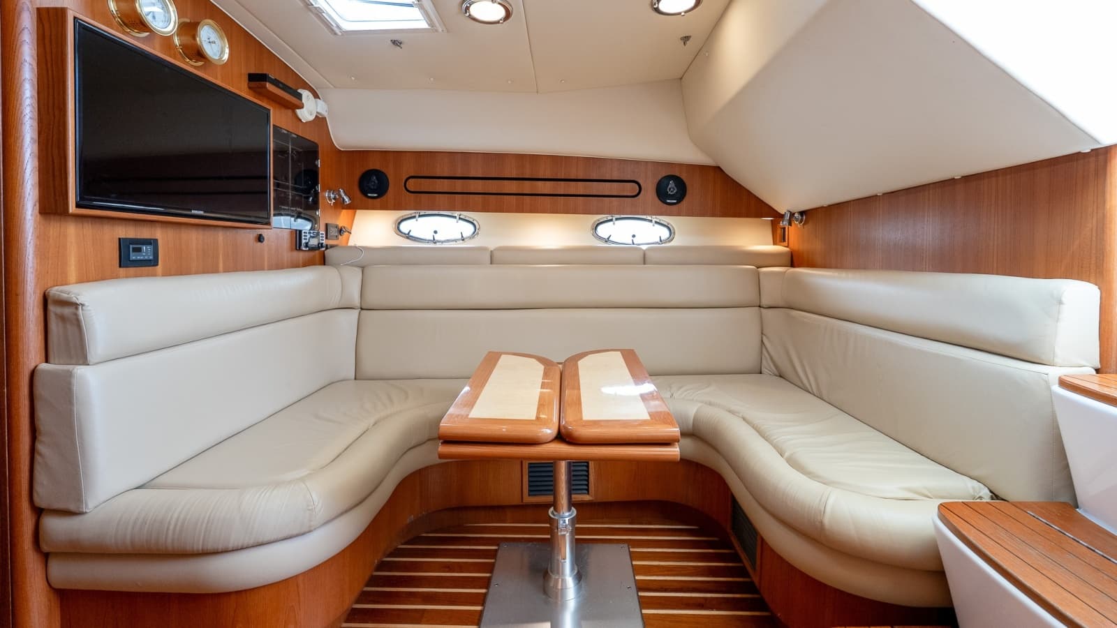 2004 Tiara Yachts 3800 Open - Photo 50