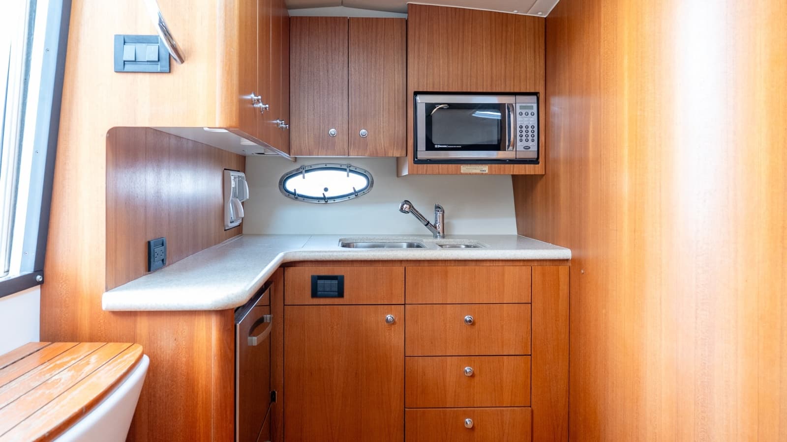 2004 Tiara Yachts 3800 Open - Photo 48