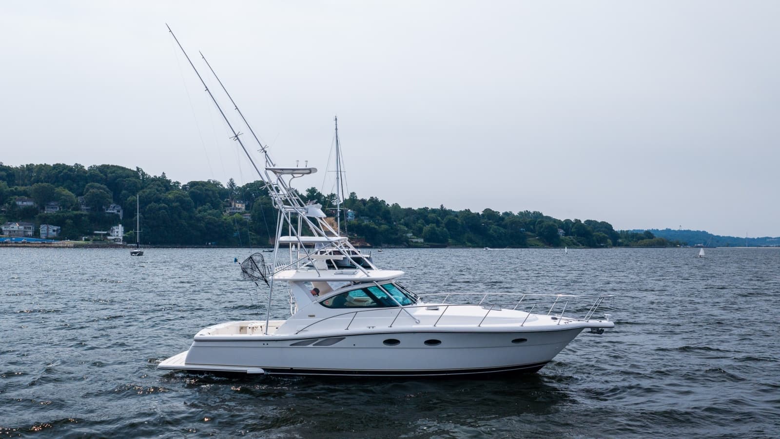 2004 Tiara Yachts 3800 Open - Photo 2