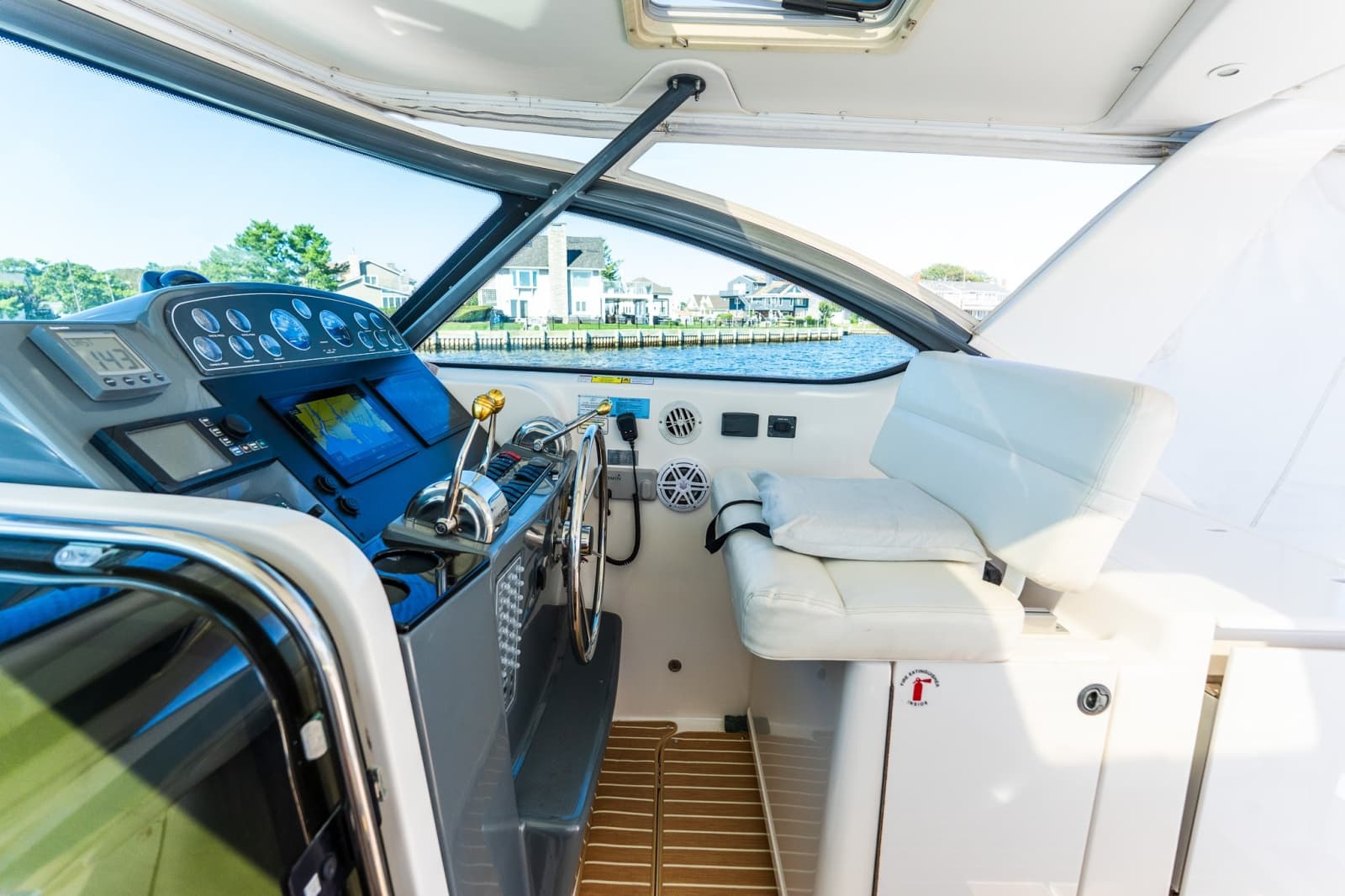 2003 Tiara Yachts 3800 Open - Photo 32