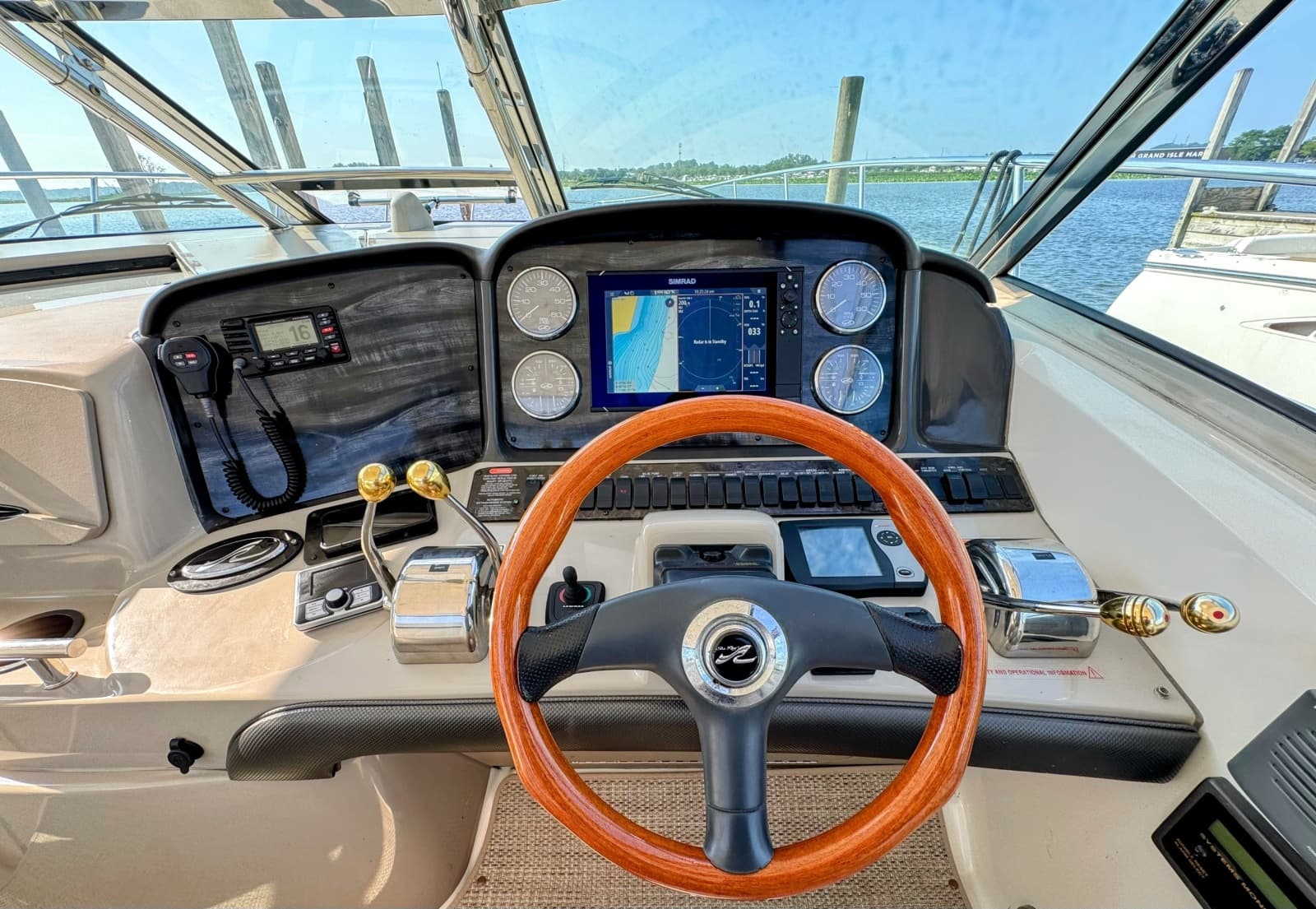 2005 Sea Ray 390 Sundancer - Photo 12