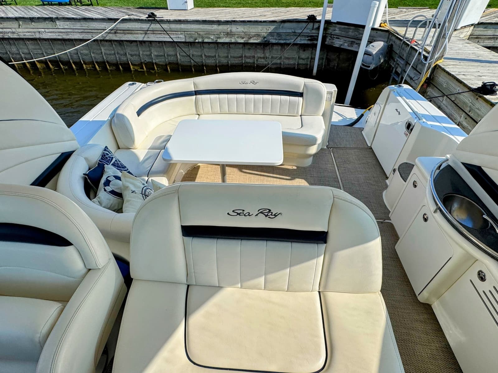 2005 Sea Ray 390 Sundancer - Photo 22