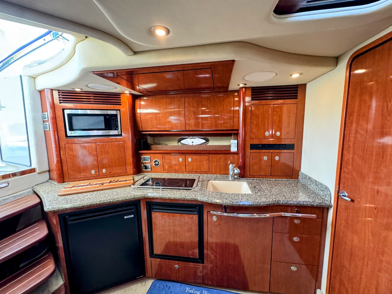 2005 Sea Ray 390 Sundancer - Photo 37