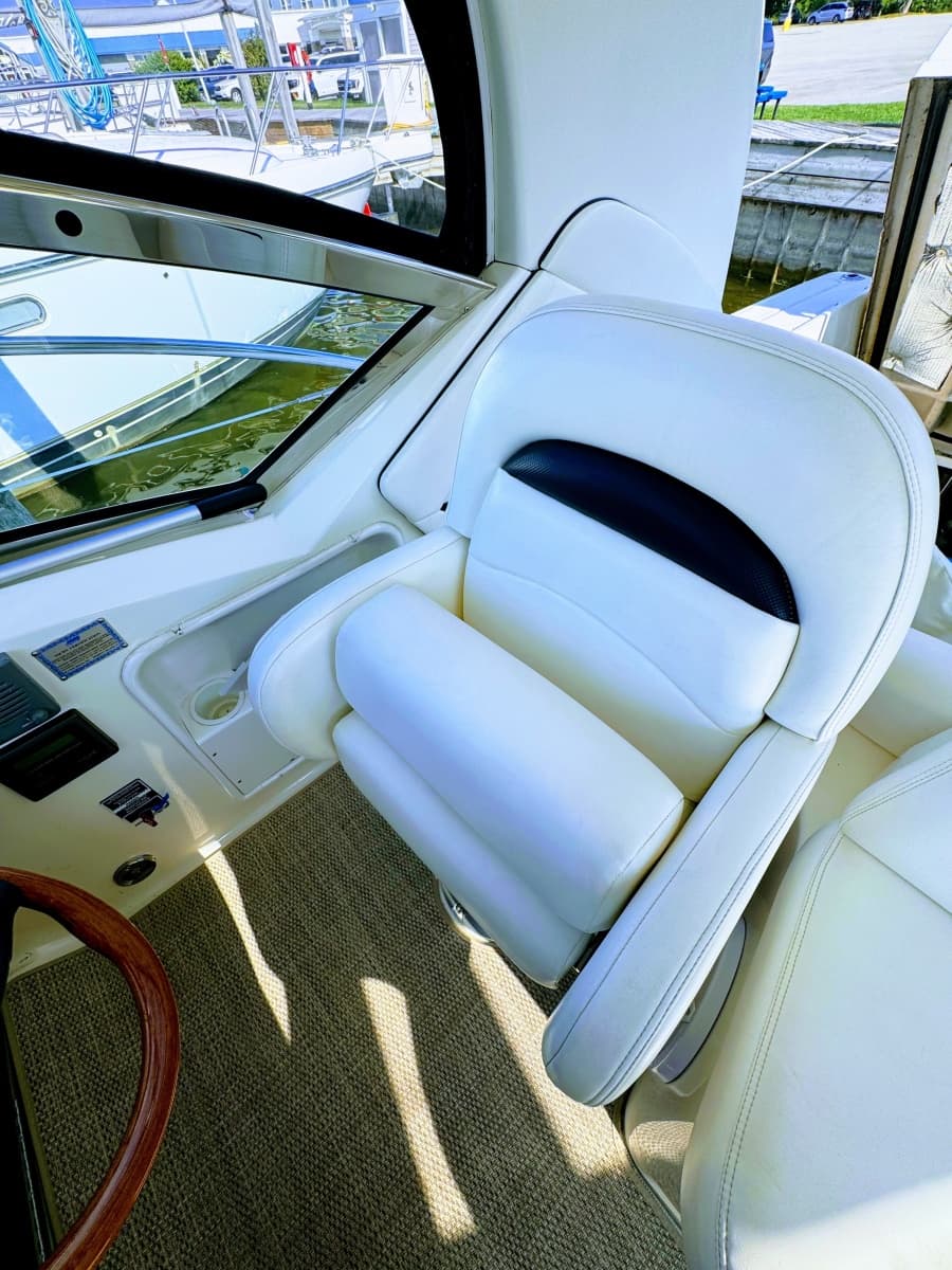 2005 Sea Ray 390 Sundancer - Photo 30
