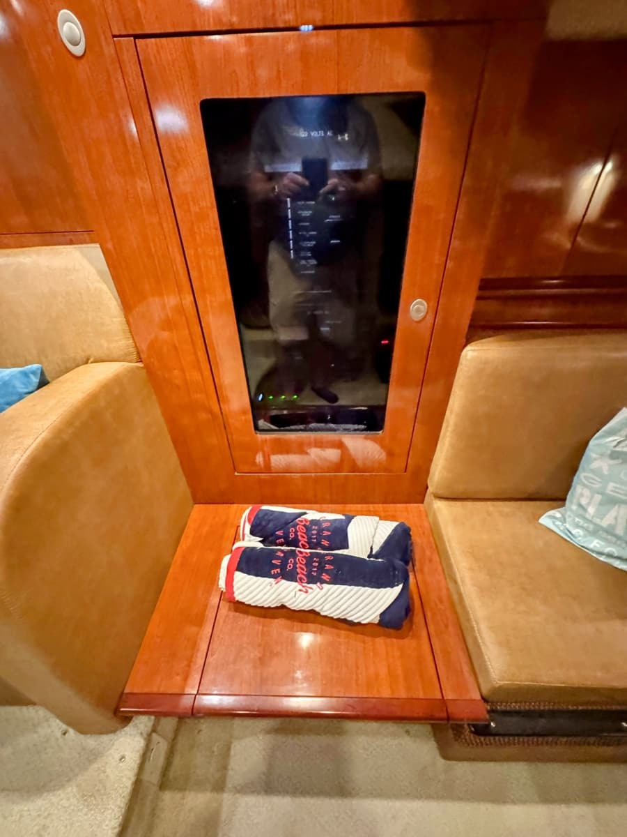 2005 Sea Ray 390 Sundancer - Photo 52