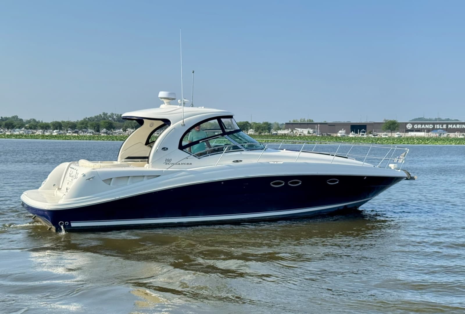 2005 Sea Ray 390 Sundancer - Photo 2