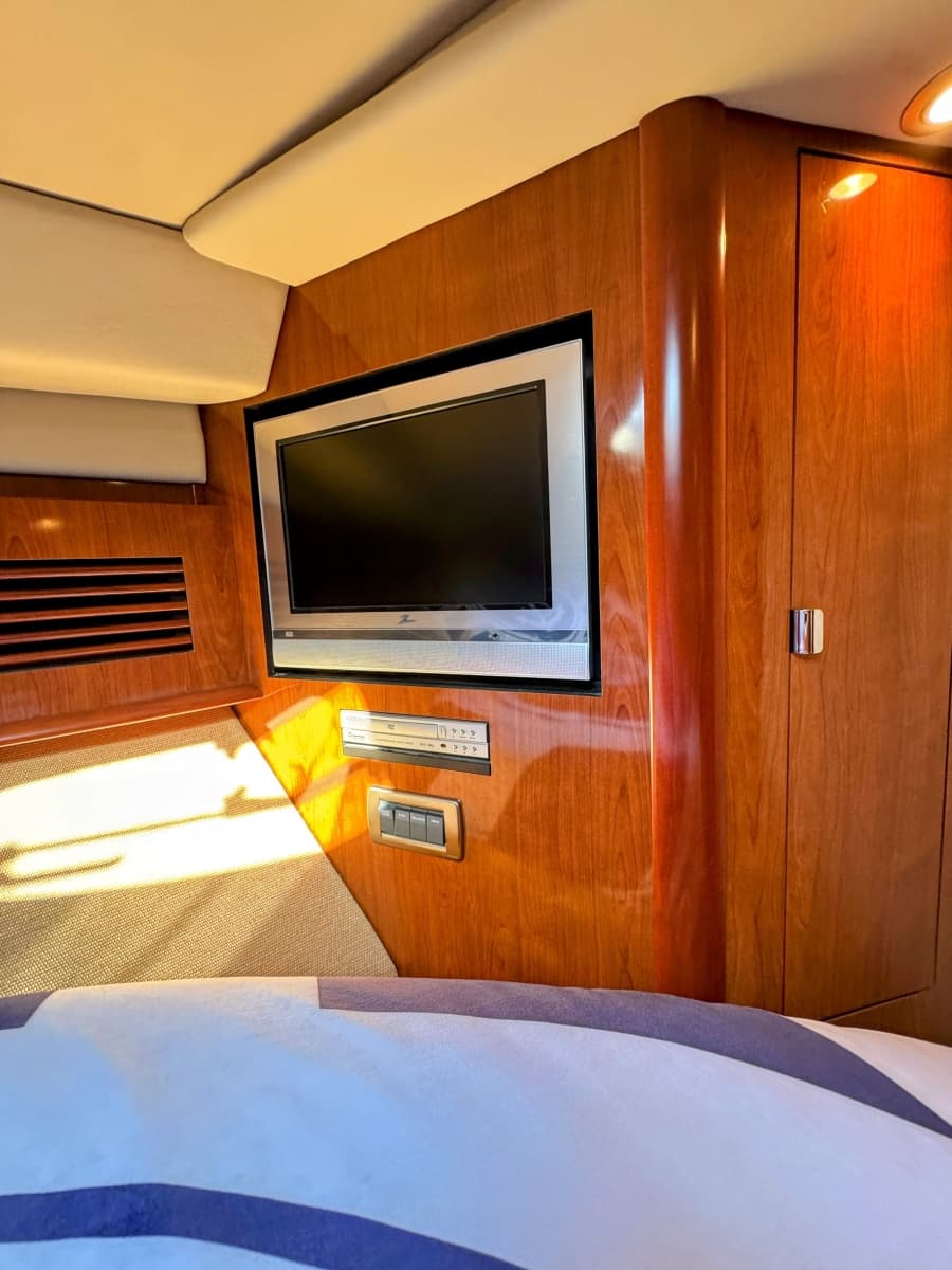 2005 Sea Ray 390 Sundancer - Photo 45