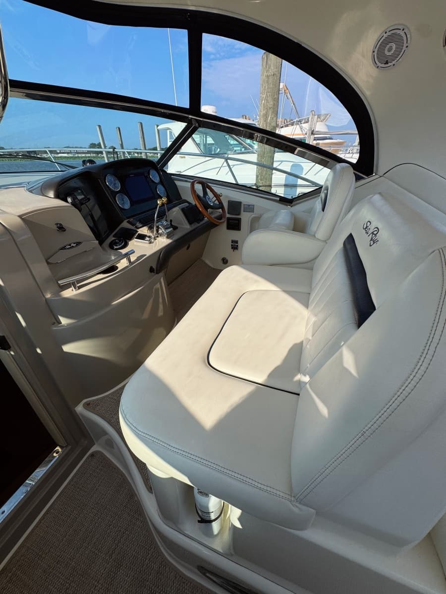 2005 Sea Ray 390 Sundancer - Photo 31