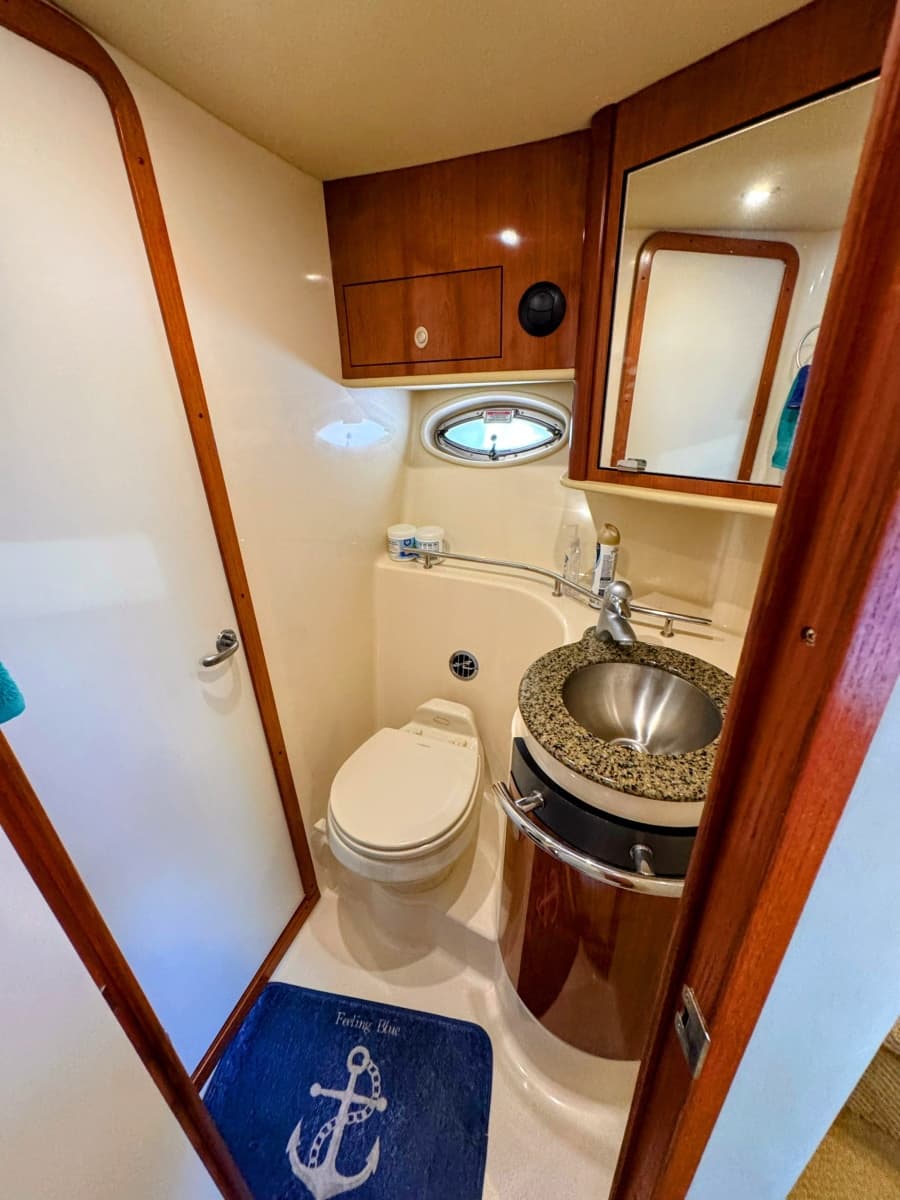 2005 Sea Ray 390 Sundancer - Photo 42