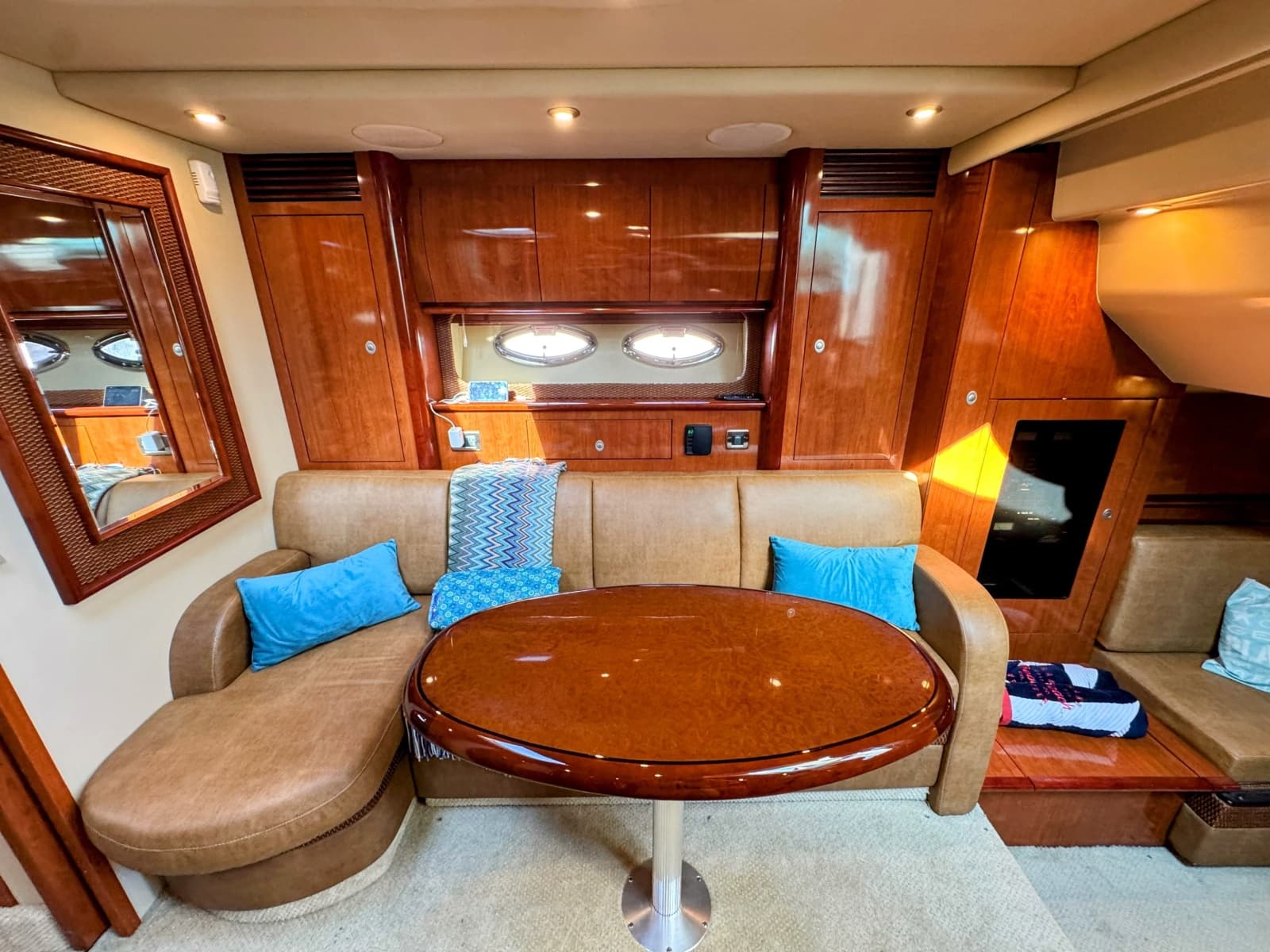 2005 Sea Ray 390 Sundancer - Photo 35