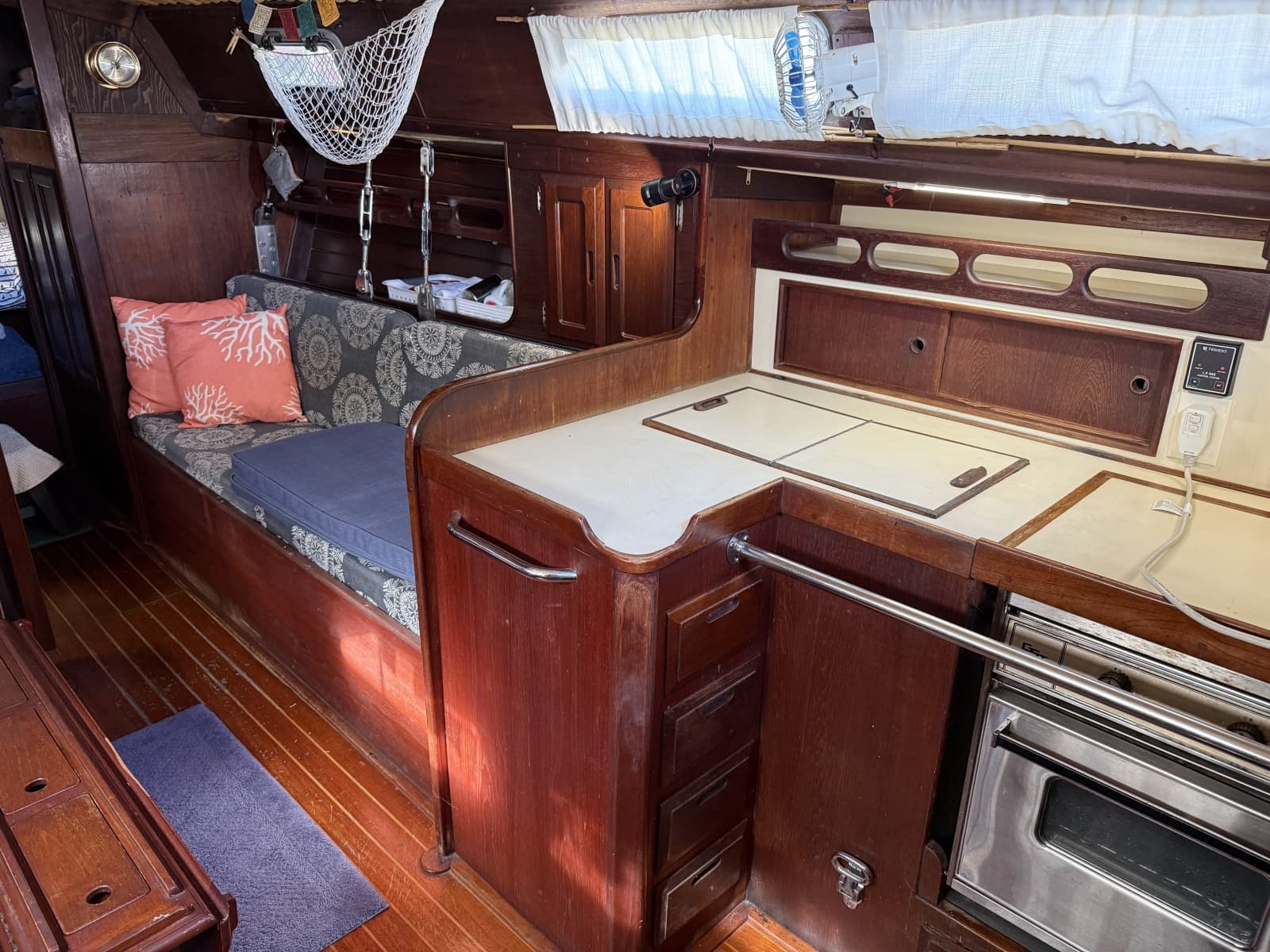 1983 Ericson 381 - Photo 11