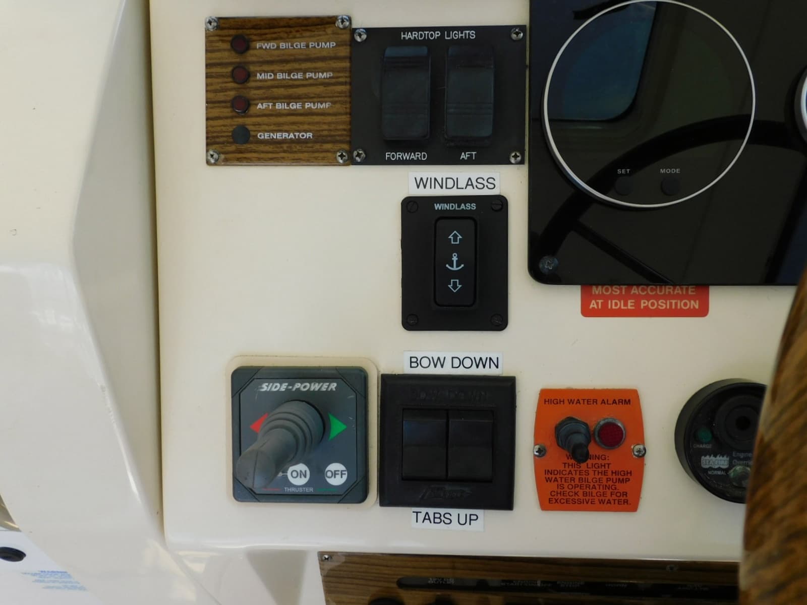 2004 Mainship 30 Rum Runner - Photo 18
