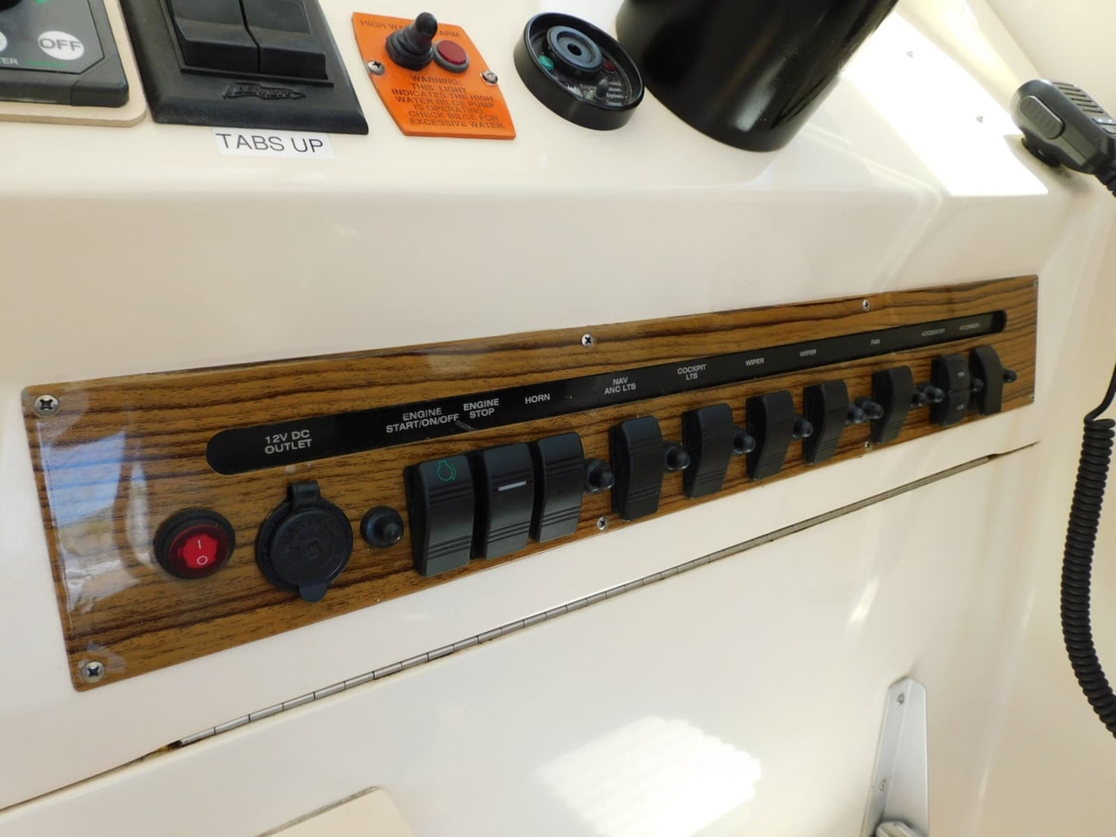 2004 Mainship 30 Rum Runner - Photo 17