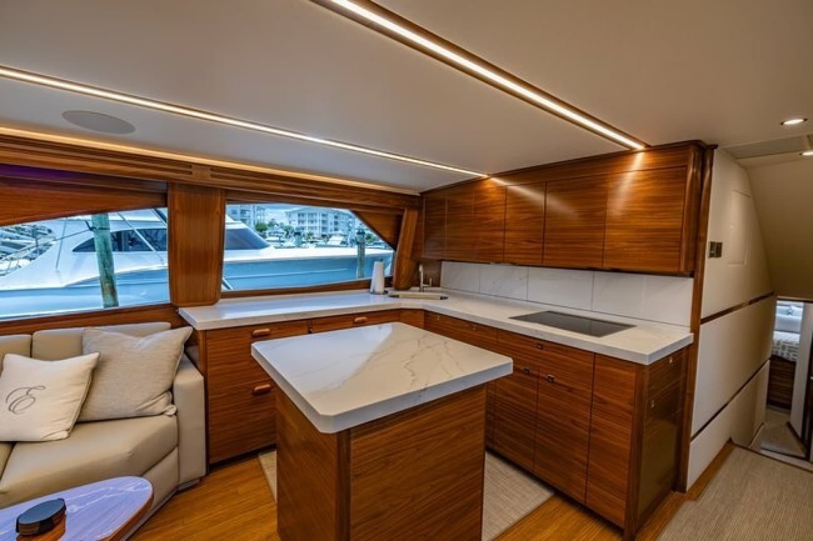 2025 Viking 58 Convertible - Photo 9