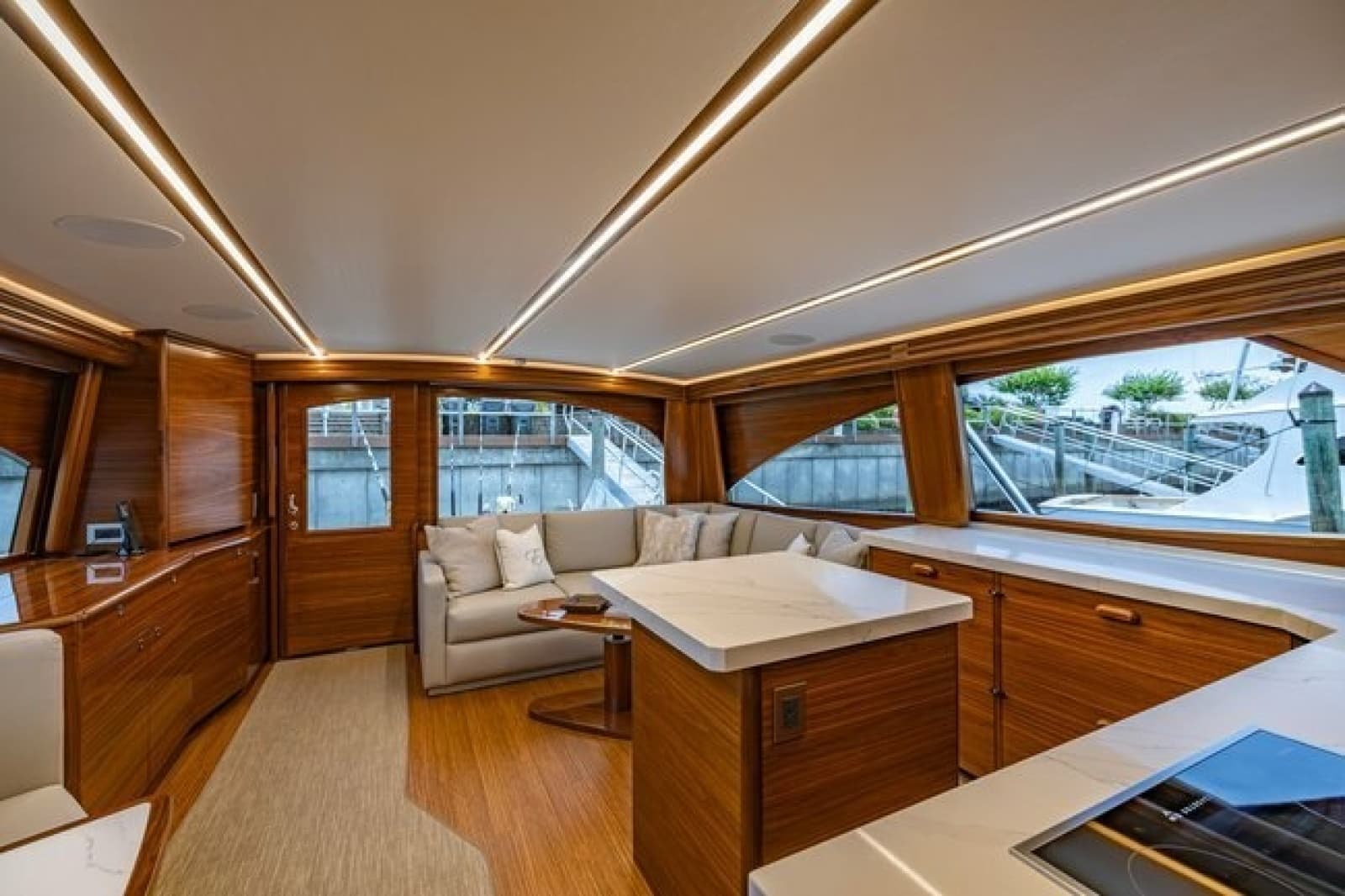 2025 Viking 58 Convertible - Photo 11