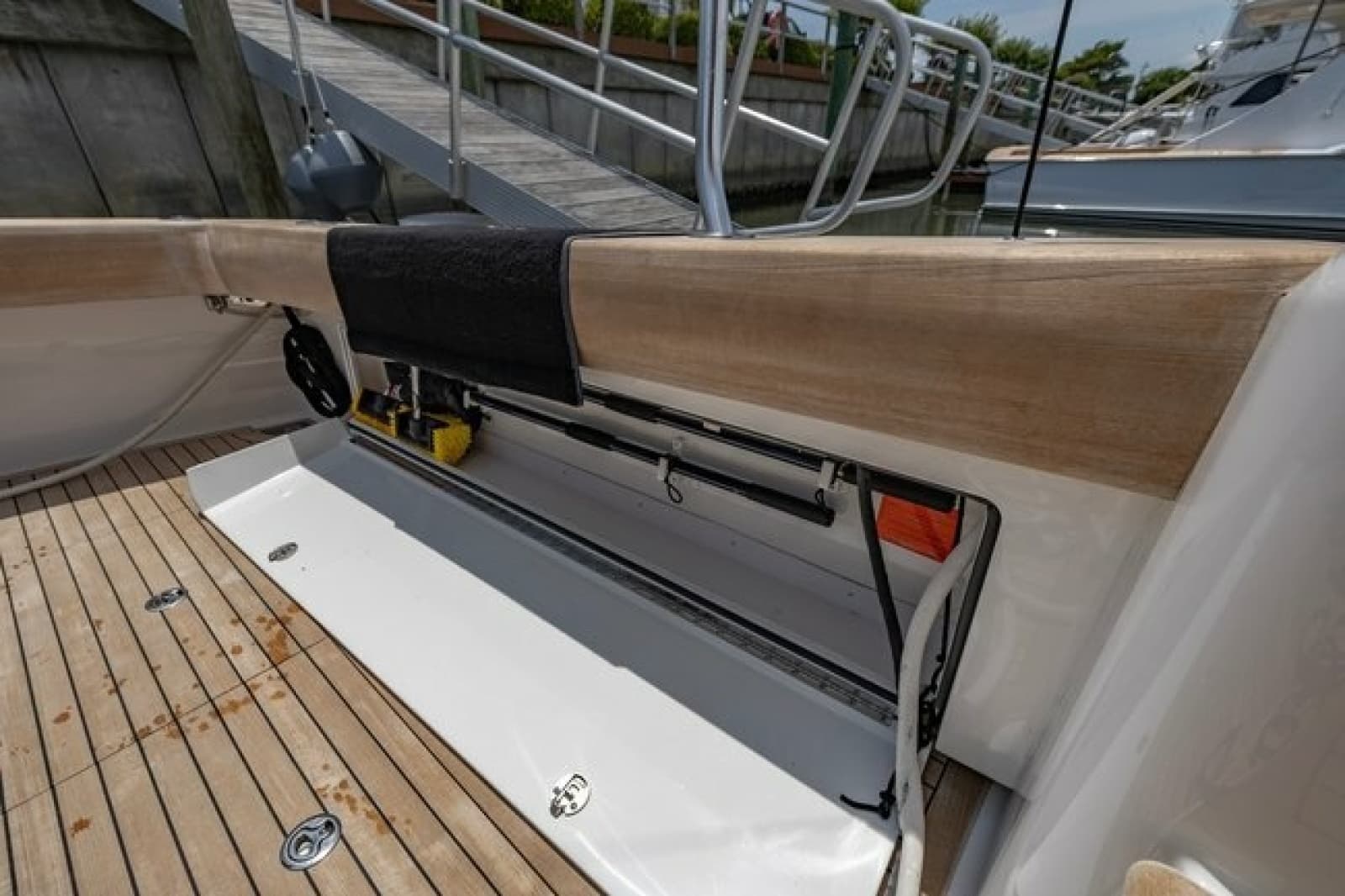 2025 Viking 58 Convertible - Photo 27
