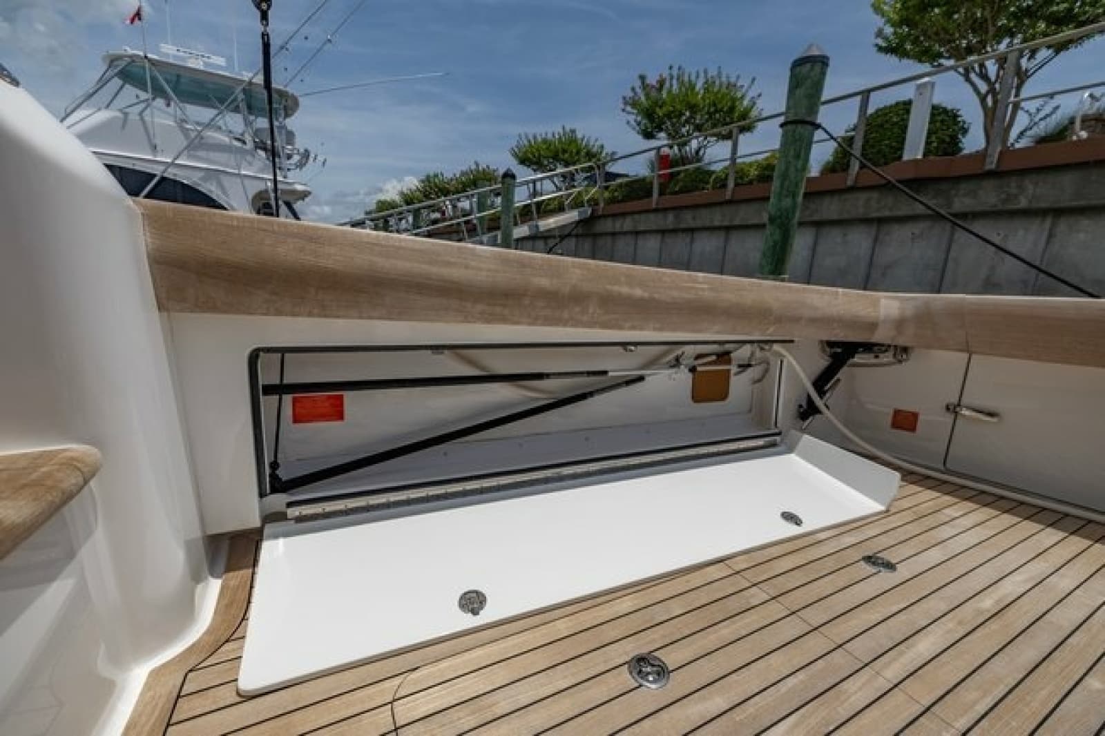 2025 Viking 58 Convertible - Photo 26